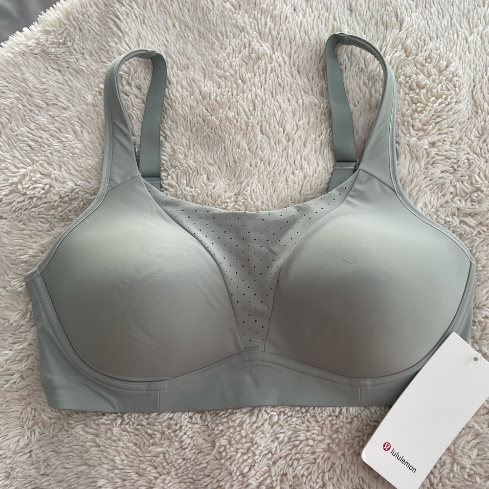 LULULEMON Run Times Bra 38D *NEVER WORN*